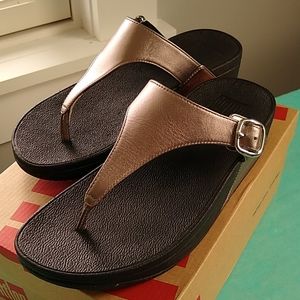 FitFlop toe post sandals; sz 37; gunmetal